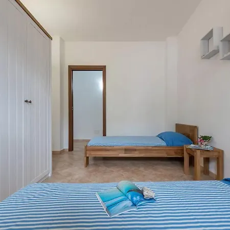 Amazing Detached For 8 Guests Near Stintino Punta de su Torrione