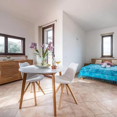 Villa Amazing Detached For 8 Guests Near Stintino Punta de su Torrione