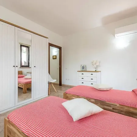 Amazing Detached For 8 Guests Near Stintino Villa *