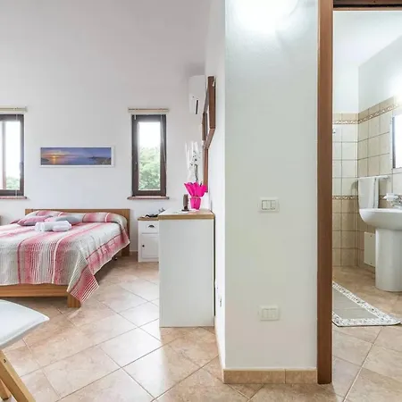 Amazing Detached For 8 Guests Near Stintino Villa *