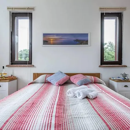 Amazing Detached For 8 Guests Near Stintino Villa *