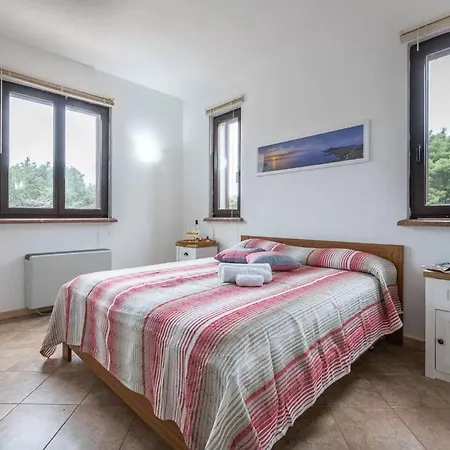 Amazing Detached For 8 Guests Near Stintino Villa *